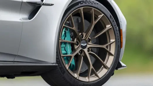 2025 Aston Martin Vantage wheel