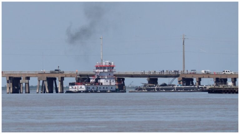 galveston bridge barge oil spill 051524 AP
