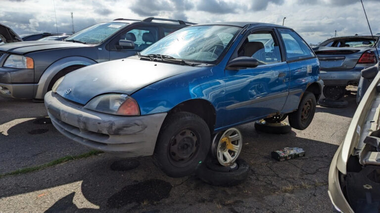 99 2000 Suzuki Swift in Colorado junkyard photo by Murilee Martin