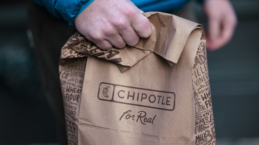 108010993 1721825509853 gettyimages 1980611058 CHIPOTLE EARNS