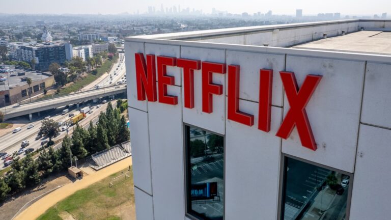 108049354 1729197957346 108049354 1729195920045 gettyimages 2178013701 NETFLIX EARNS