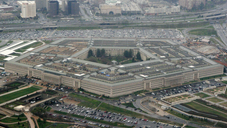 Leading Pentagon 032708 AP Charles Dharapak