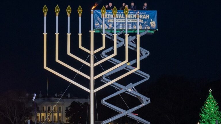 nationalmenorah 122524ap