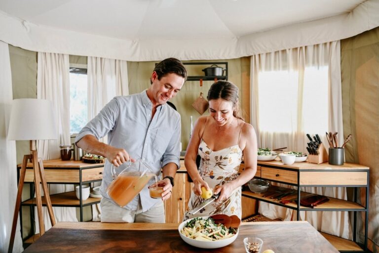 couple cooking