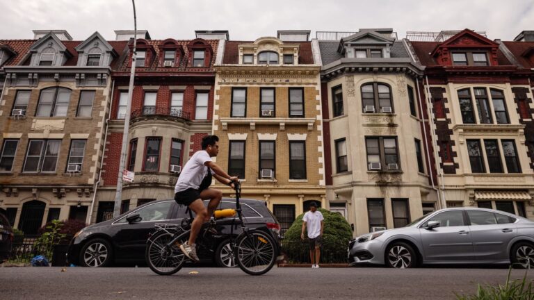 108007743 1721239732381 gettyimages 2161819335 NATIONAL RENTAL CAP