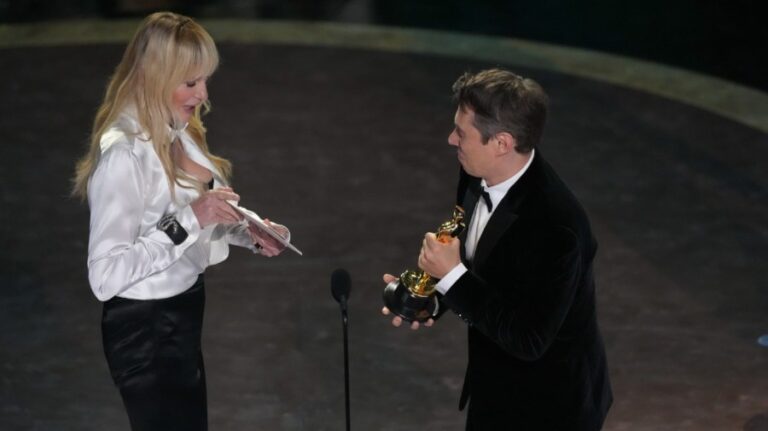 daryl hannah sean baker oscars ap